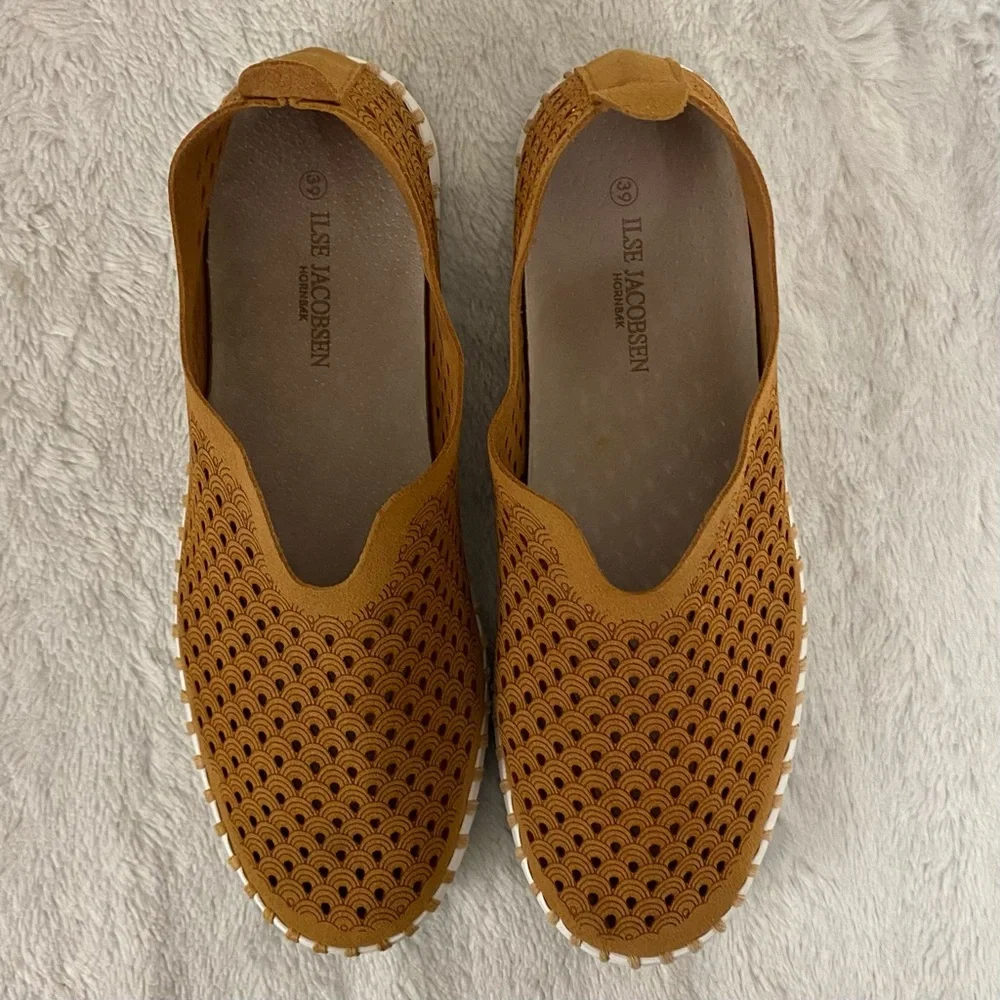 Ilse Jacobson Hornbak Tulip 139 Perforated Slip On Sneaker EU Size 39 (US 8.5-9)
